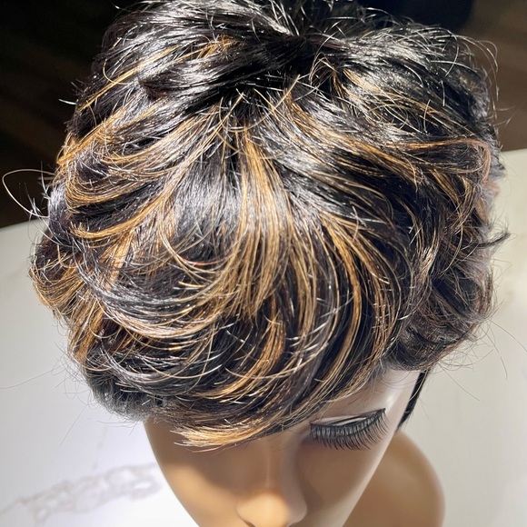 💯% HUMAN Hair, Short, Pixie, longer on top, black, highlighted - Picture 8 of 14